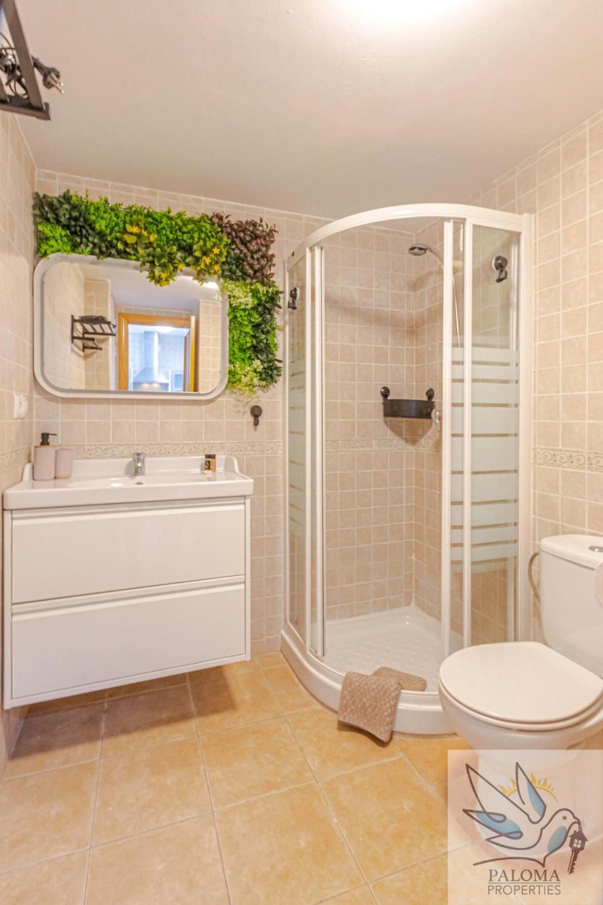 Benal 1 Bdr With Excellent Location *